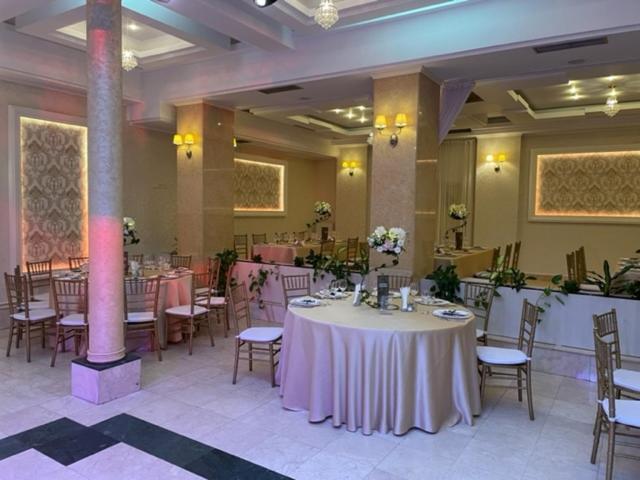 Hotel Tiara بلوييست المظهر الخارجي الصورة